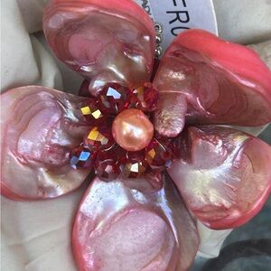 Elegant Pink Floral Shell Necklace